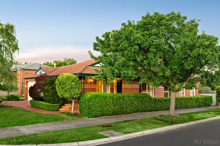 1 Devere Gardens, Vermont South VIC 3133