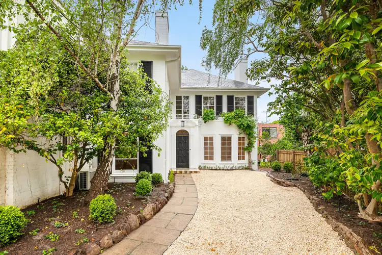 2/4 St Georges Court, Toorak VIC 3142