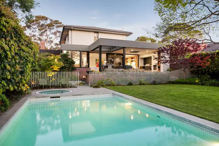 18 Codrington Street