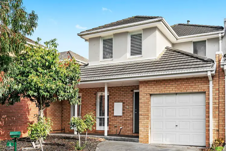 4 Colley Grove, Glen Waverley VIC 3150