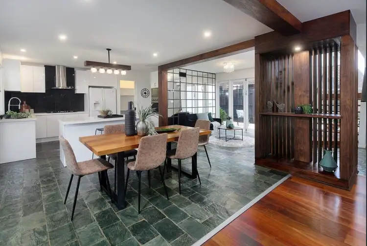 4A Beverly Hills Drive, Templestowe VIC 3106