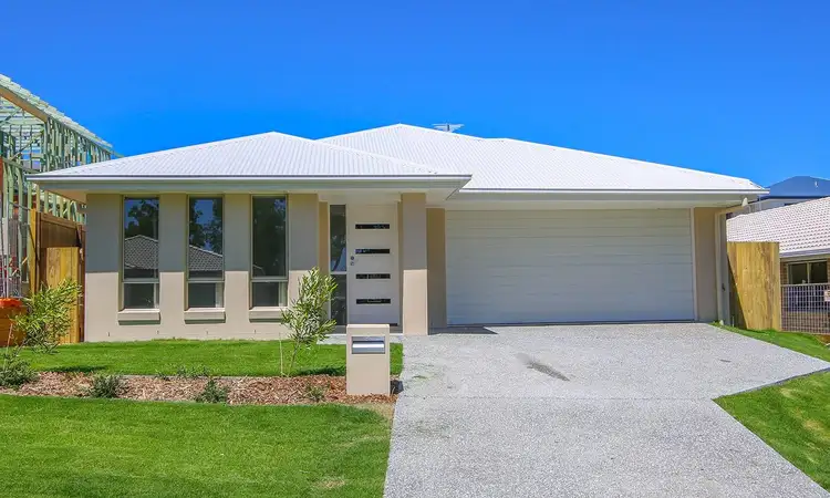 7 April Crescent, Bridgeman Downs QLD 4035