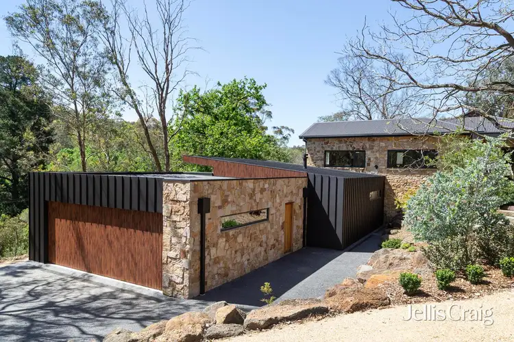 8 Kangaroo Ground-Warrandyte Road, North Warrandyte VIC 3113