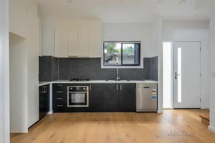 4/4 McComas Street, Reservoir VIC 3073