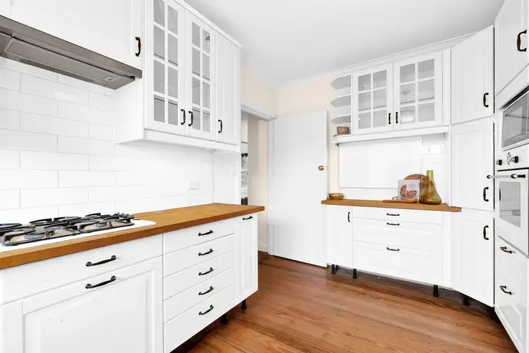 Second view of Homely unit listing, 3/29 Ashburn Grove, Ashburton VIC 3147