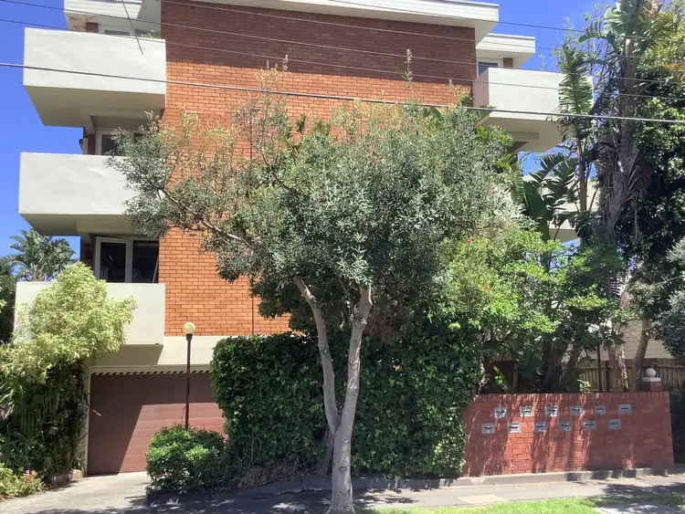 1/13-15 Spenser Street, St Kilda VIC 3182