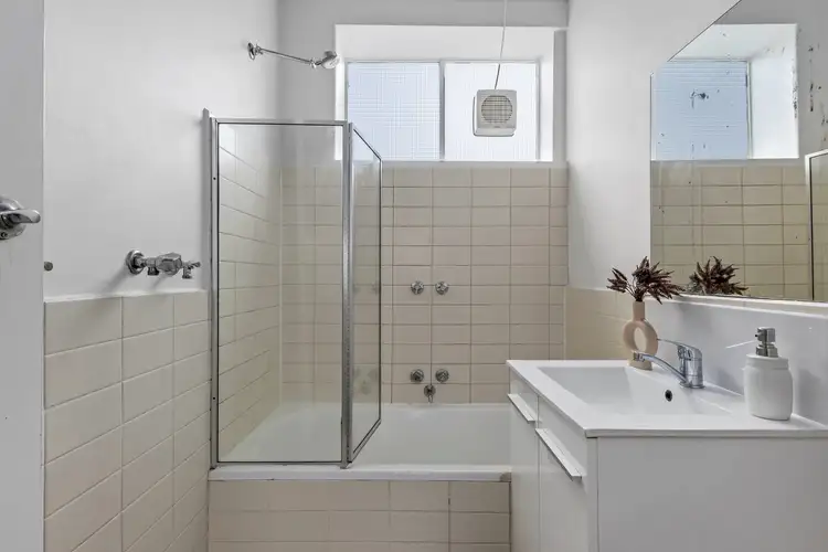 Fourth view of Homely apartment listing, 16/18-20 Selwyn Avenue, Elwood VIC 3184