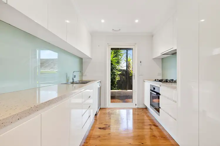 16/114-118 Ferntree Gully Road, Oakleigh East VIC 3166