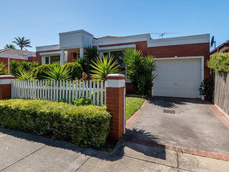 4/10-12 Kinrade Street, Hughesdale VIC 3166