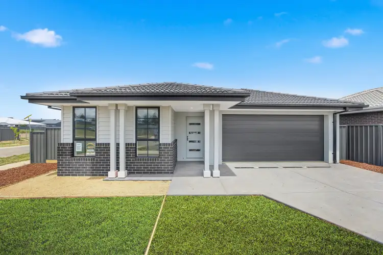 23 Hutchinson Drive, Lucas VIC 3350