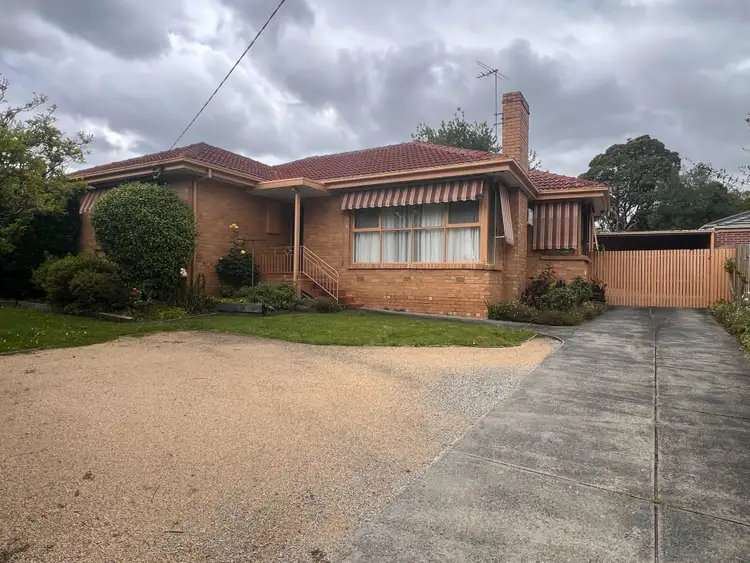 94 Eastfield Rd, Croydon South VIC 3136