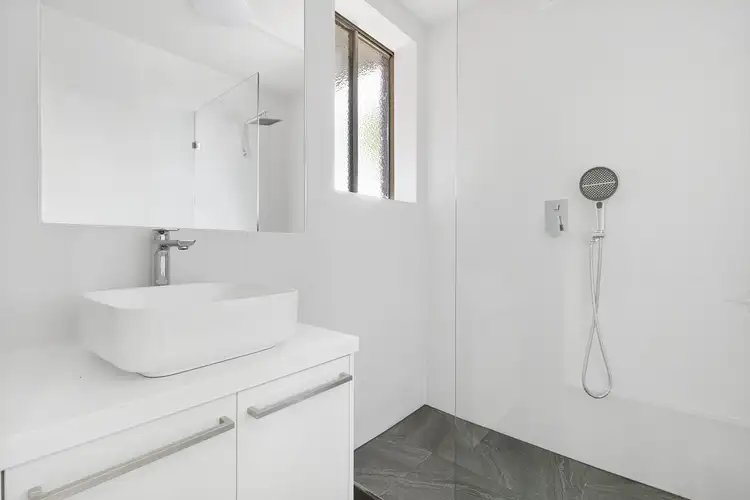 Fourth view of Homely apartment listing, 1/17 Cassels Road, Brunswick VIC 3056