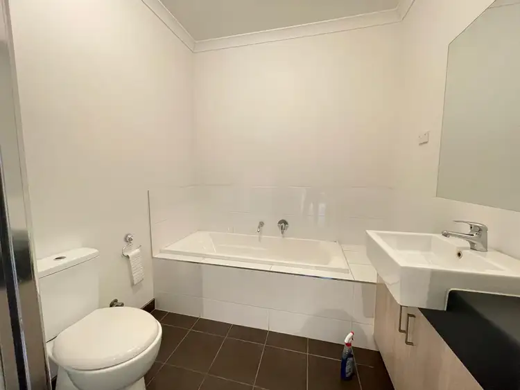 Fifth view of Homely unit listing, 8/19 Positano Way, Lalor VIC 3075