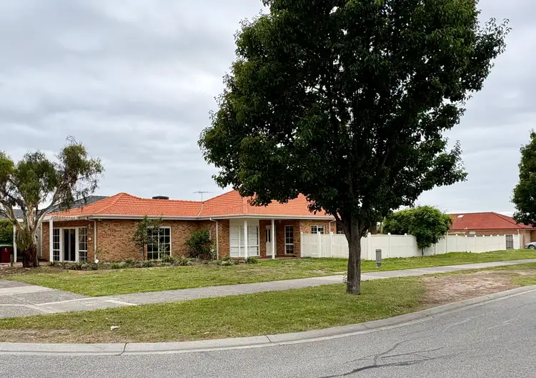 52 Ellen Road, Narre Warren South VIC 3805