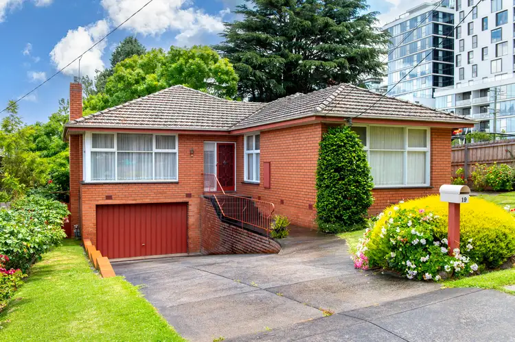 19 Gifford Road, Doncaster VIC 3108