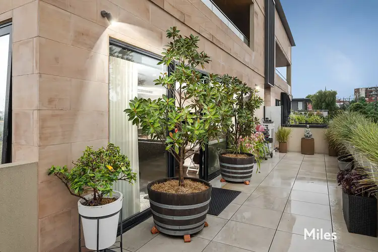 201/15 Livingstone Street