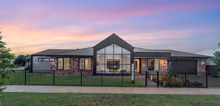 10 Blomeley Drive, Lucas VIC 3350