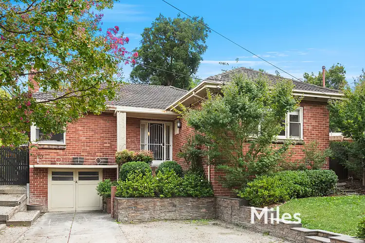 23 Burton Crescent, Ivanhoe East VIC 3079