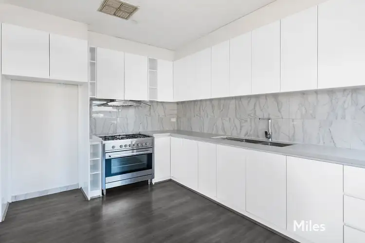 Fourth view of Homely house listing, 2 Macleod Parade, Macleod VIC 3085