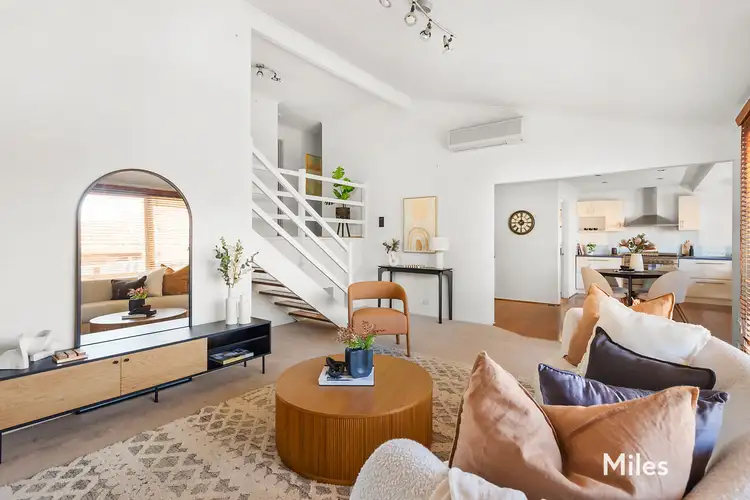 Second view of Homely house listing, 4 Stephanie Court, Macleod VIC 3085