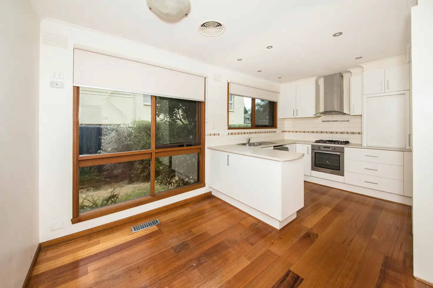 Main view of Homely unit listing, 3/8 Holloway Street, Ormond VIC 3204