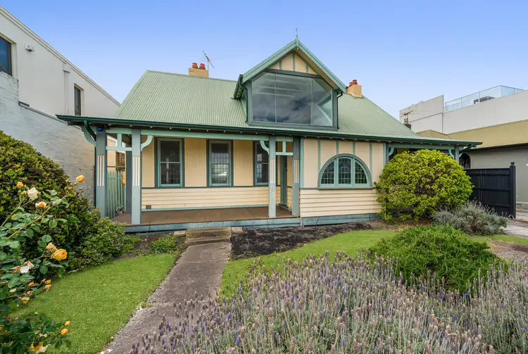 29 Beach Road, Hampton VIC 3188