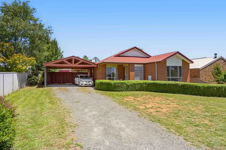 9 Dundas Place, Miners Rest VIC 3352