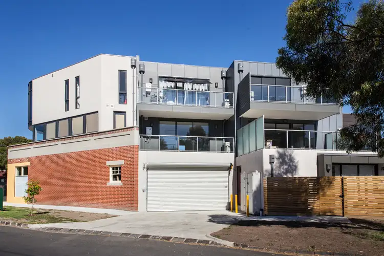 3/2A Truganini Road, Carnegie VIC 3163
