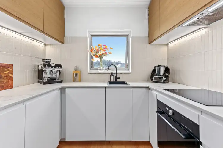 1403 Dandenong Road