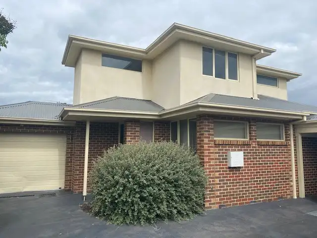 22 Mountain Crescent