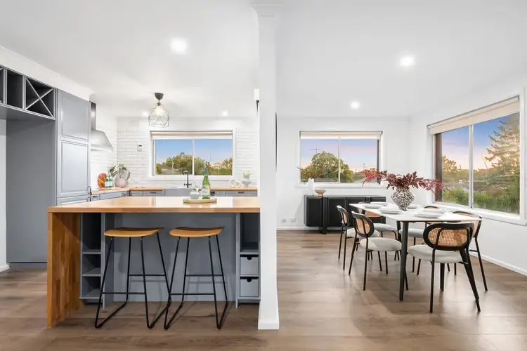 16 Panorama Court