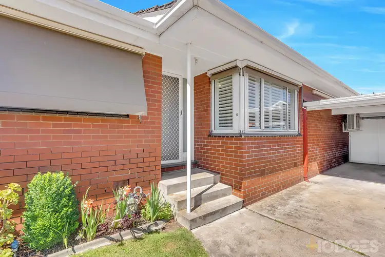 158 Como Parade West