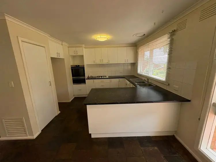 24 Redleaf Way