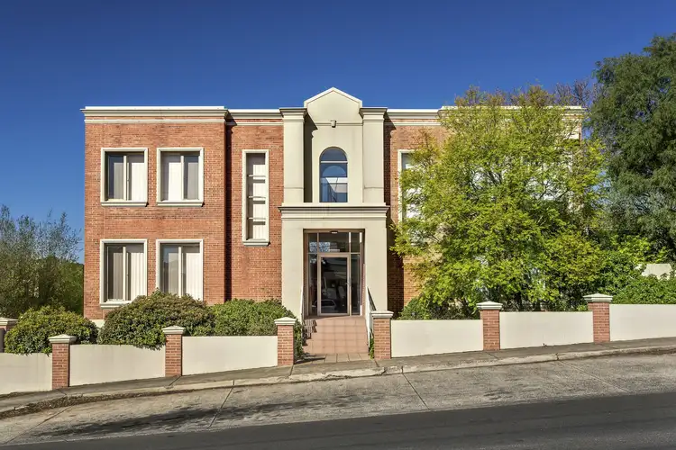 14 Anderson Street