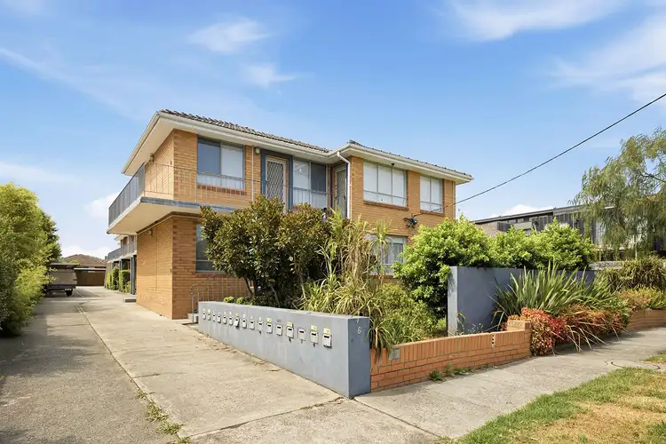 6 Newman Avenue