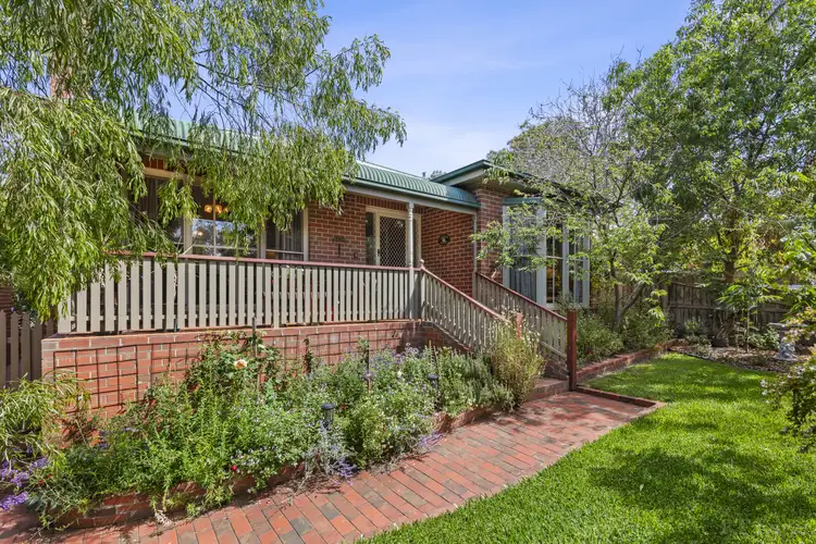 10 Rosella Court