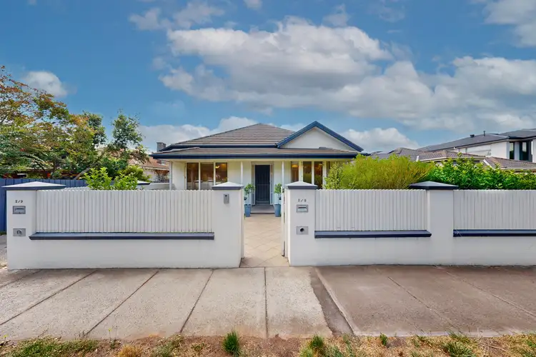 9 Woodlands Grove