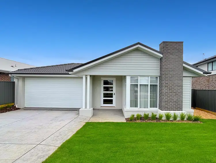 7 Polkinghorne View