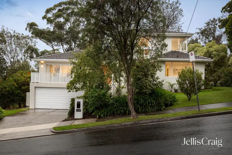 21 Hyacinth Street