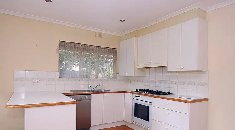 8 Chiara Court