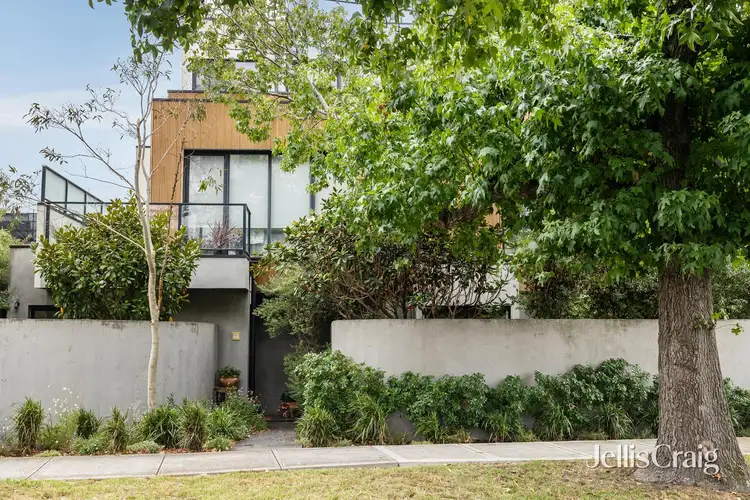 8 Railway Crescent