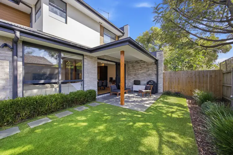 16 Byron Road