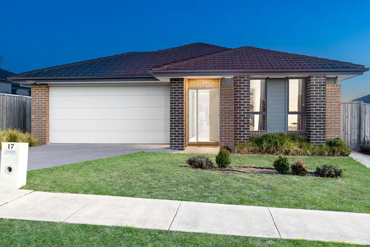 17 Cortina Drive