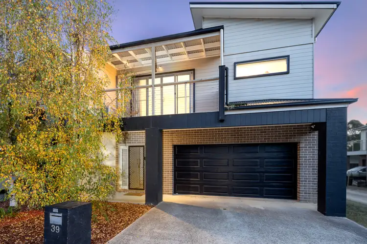 39 Lucia Crescent