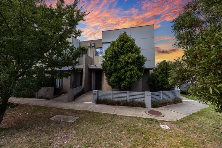 17 Sunline Avenue