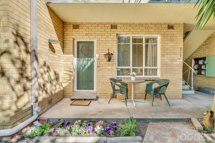 117 Como Parade East