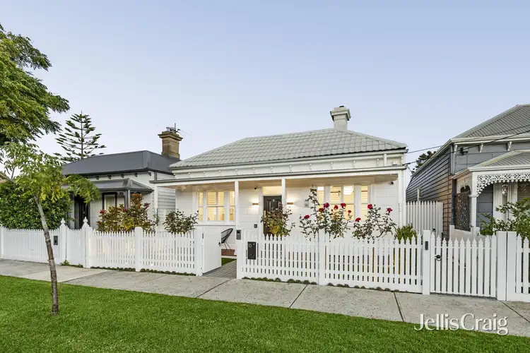 10 Latrobe Street