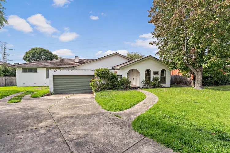 6 Bembooka Court