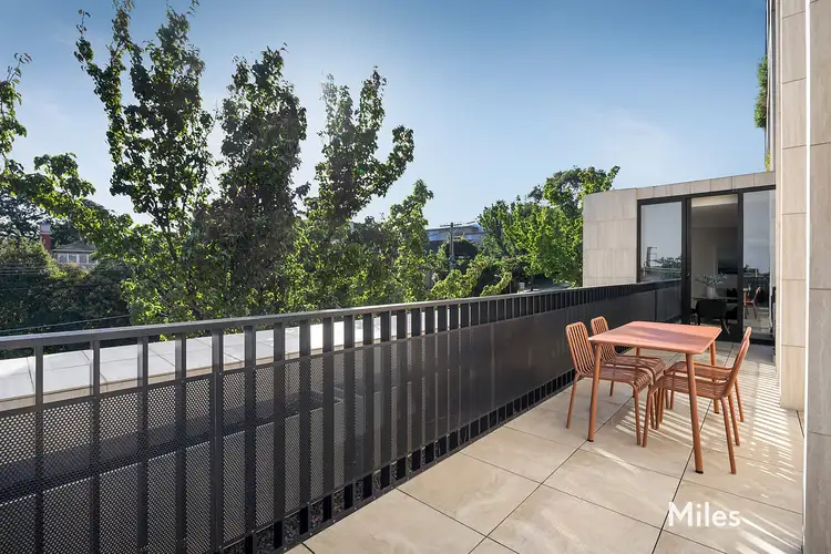 210/1a Noel Street