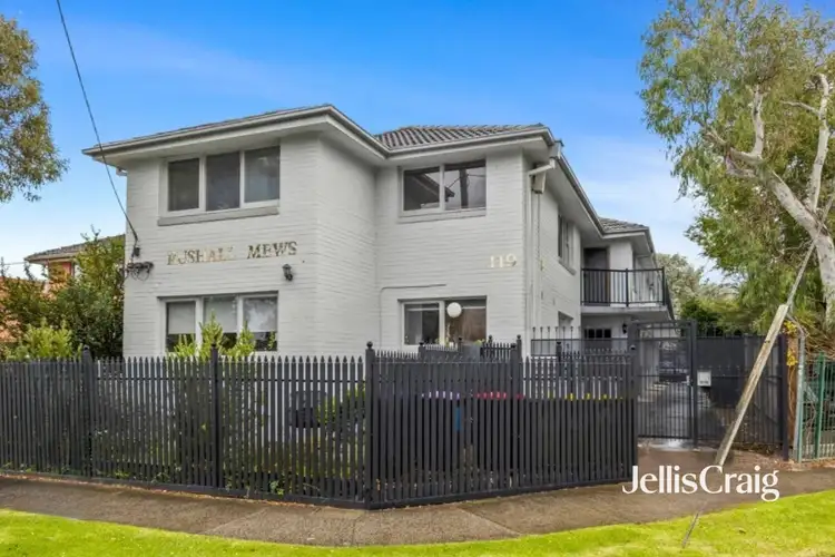 119 Rushall Crescent